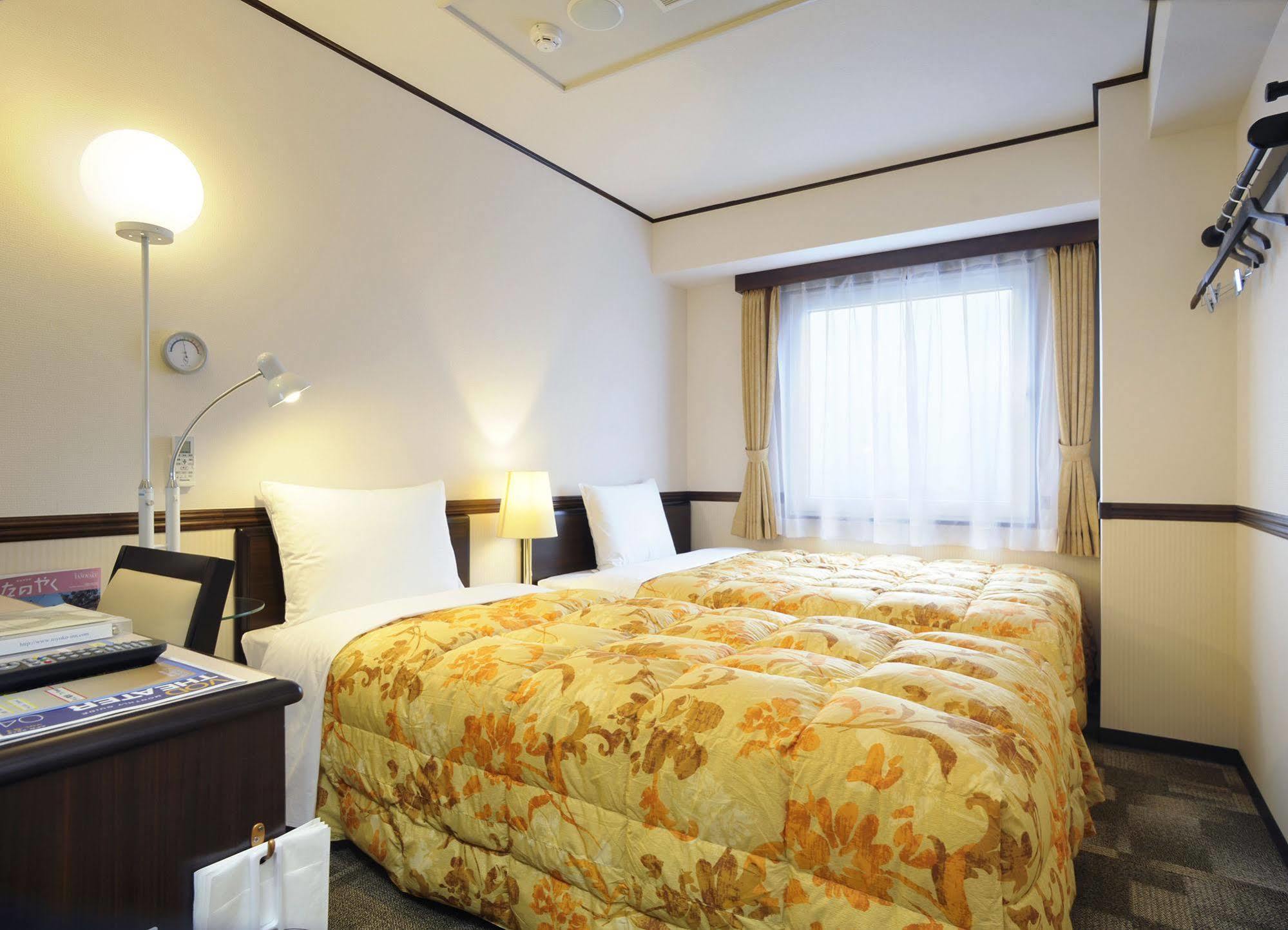 Toyoko Inn Tokyo Akigawa-Eki Kita-Guchi Akiruno Buitenkant foto
